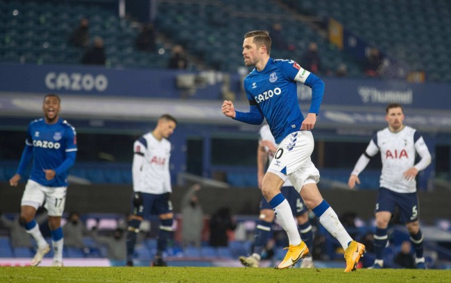 僅提升了球 僅提升了球